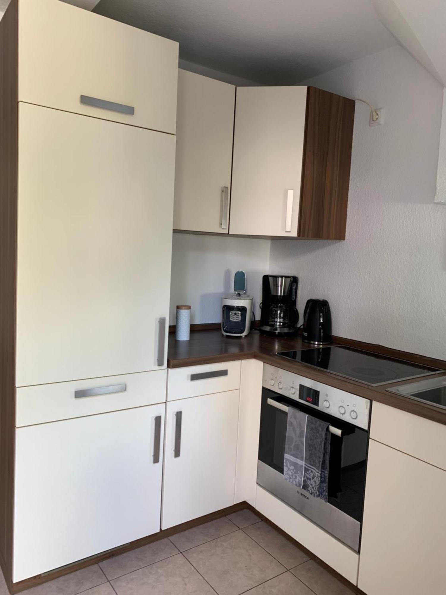 City-Apartment Mit Parkplatz & Fahrradraum! Nur 300M Zum Stadthafen Schwerin  Exterior foto